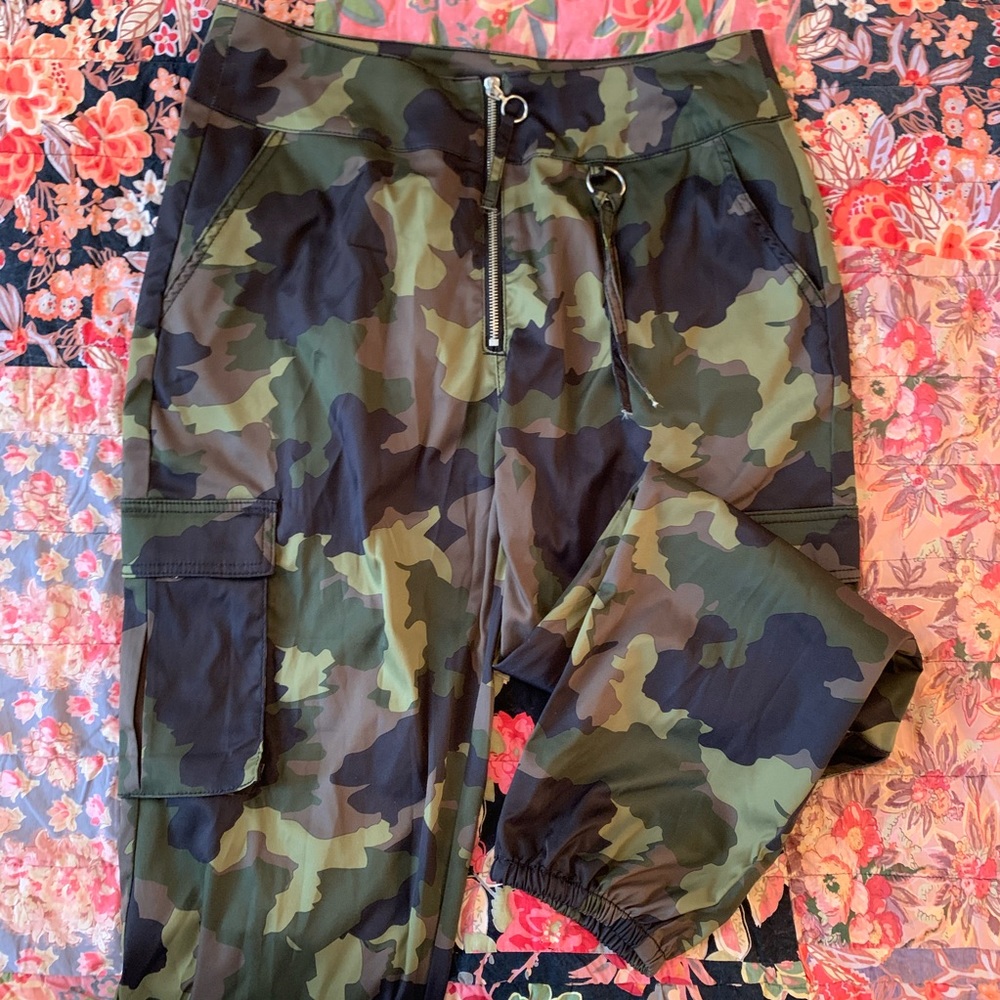 Target Wild Fable camo cargo pants size 14